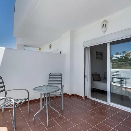 Family-friendly Garden - Lunymar Golf Estepona, Pool & Near * إِستيبونا