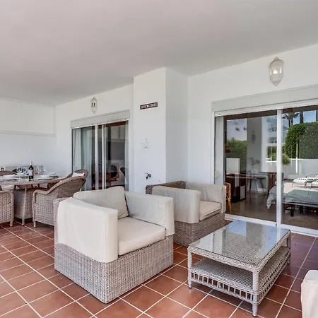 Family-friendly Garden - Lunymar Golf Estepona, Pool & Near * إِستيبونا