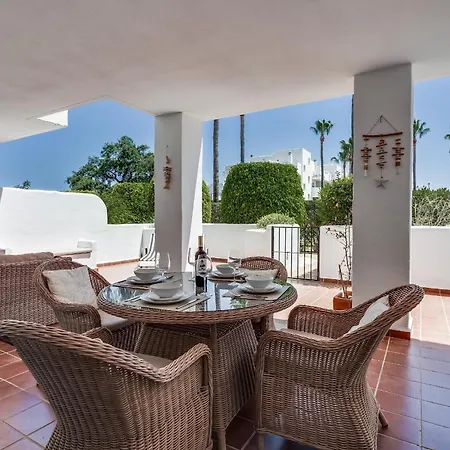 Family-friendly Garden - Lunymar Golf Estepona, Pool & Near إِستيبونا