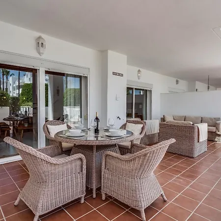 Family-friendly Garden - Lunymar Golf Estepona, Pool & Near شقة *